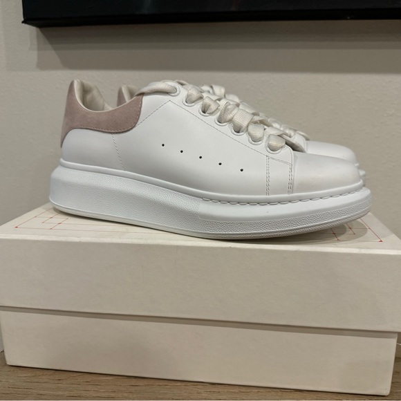 Alexander Mcqueens - Picture 10 of 10